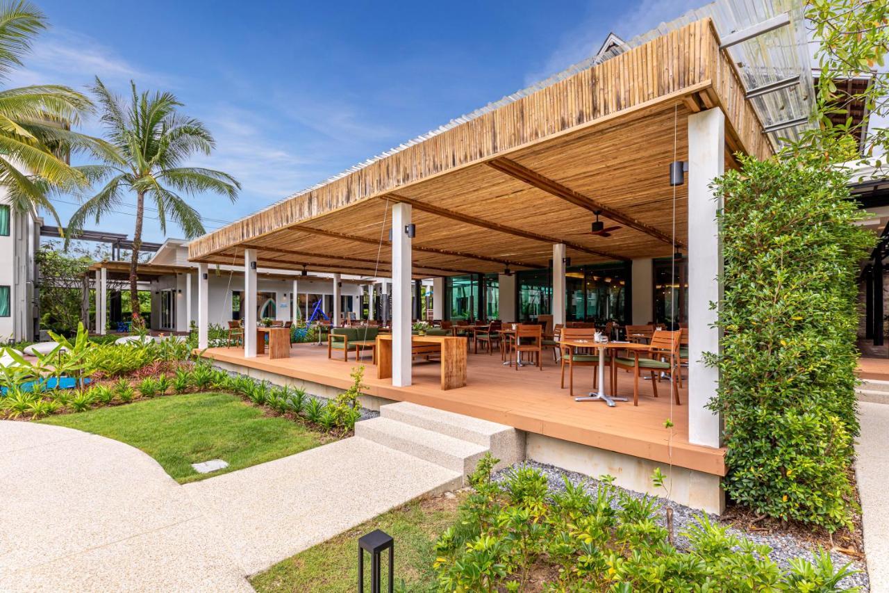 Outrigger Khao Lak Beach Resort - Sha Extra Plus Luaran gambar The restaurant at the resort
