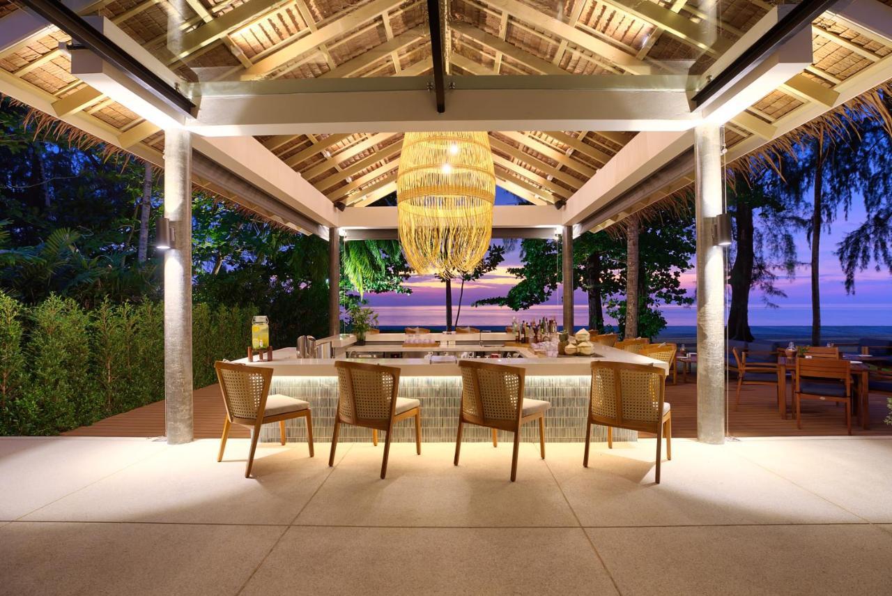 Outrigger Khao Lak Beach Resort - Sha Extra Plus Luaran gambar The Bar at the Beach