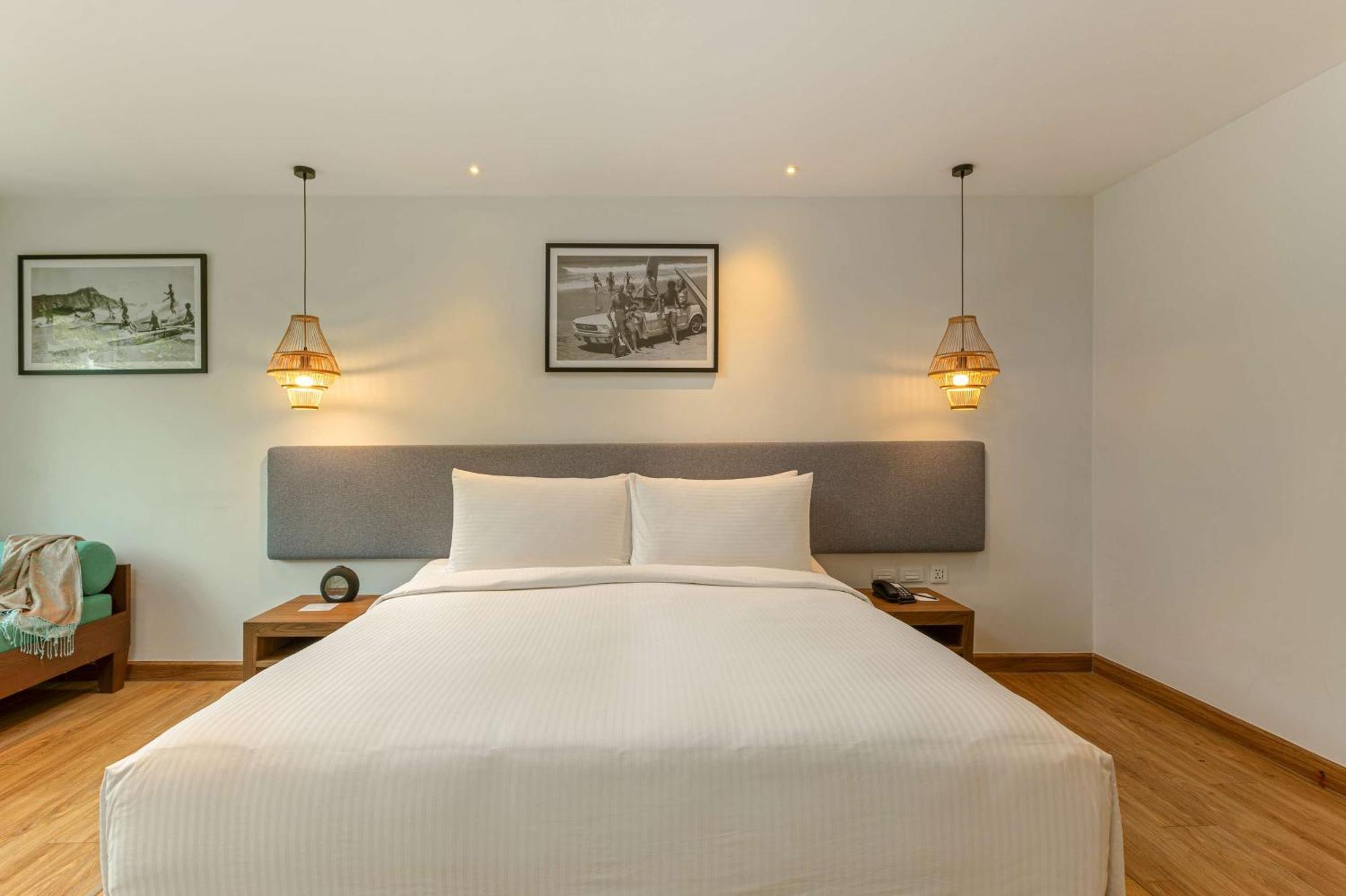 Outrigger Khao Lak Beach Resort - Sha Extra Plus Luaran gambar A bedroom at the hotel